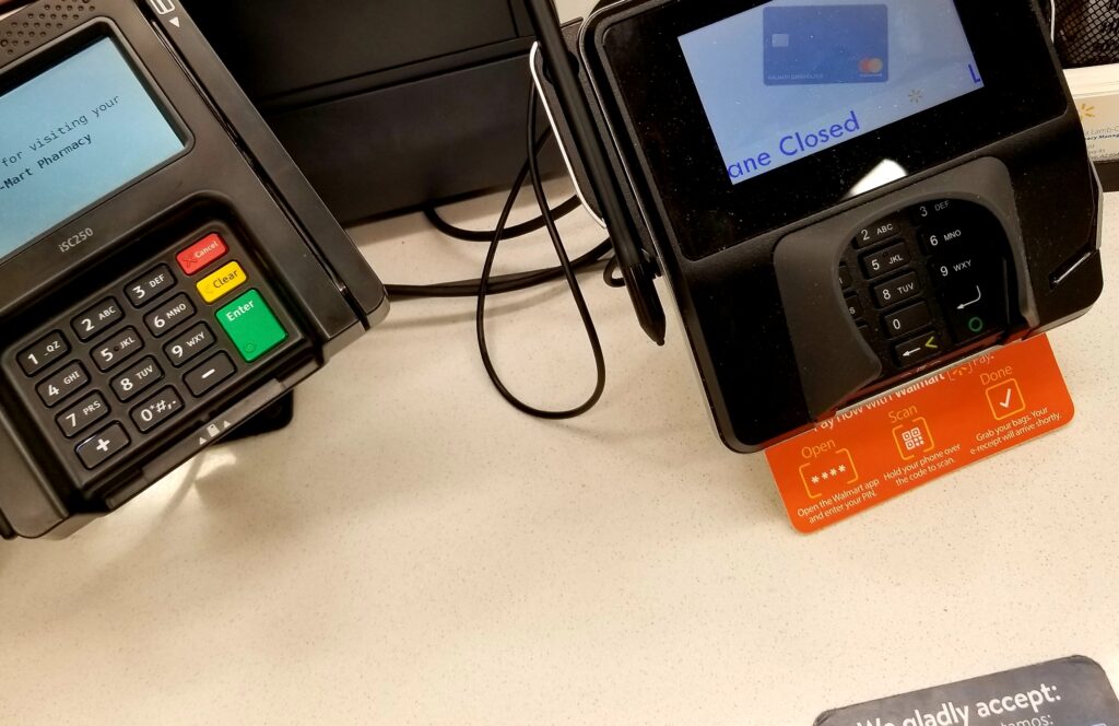 Blick auf eine Bankomatkasse