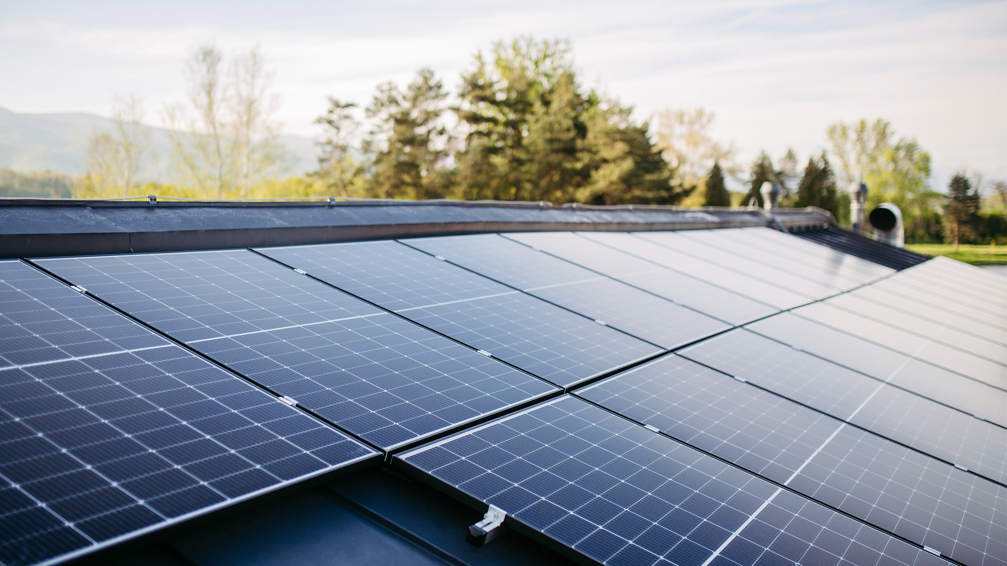 Marklewitz Solar setzt auf individuelle Stromspeicher und Photovoltaik für Eigenheim und Gewerbe.